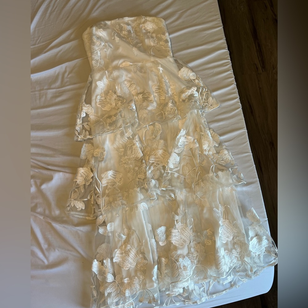 Lulus white with lace appliqué, strapless dress